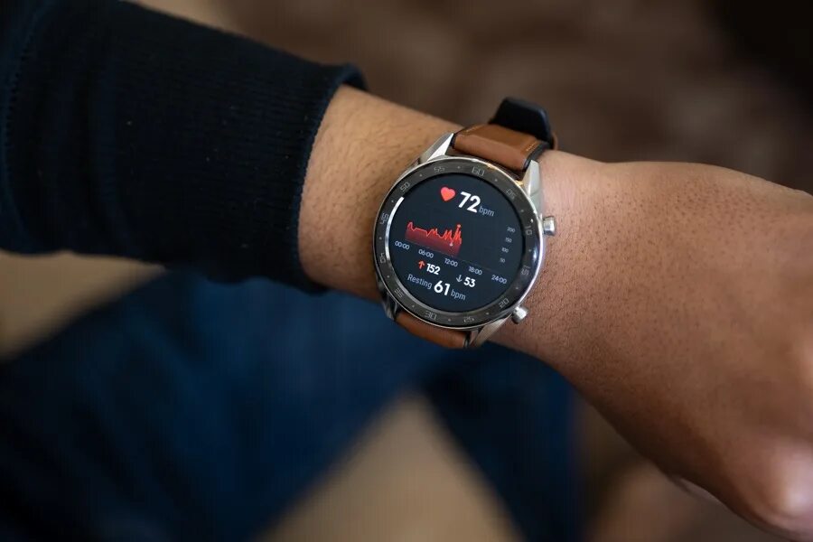 Huawei watch gt 3 Runner. Huawei gt Runner на руке. Watch gt Runner на руке. Porsche Design часы Heart rate.