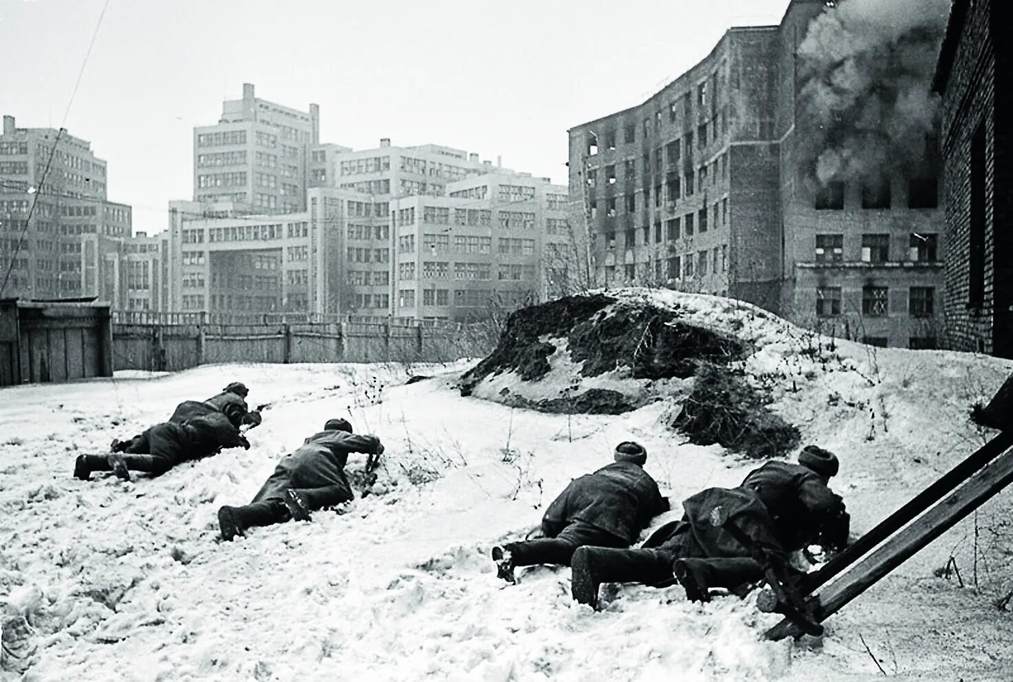 Харьковская военная операция. Битва Харьков 1943. Освобожденный Харьков 1943. Освобождение Харькова в 1943.