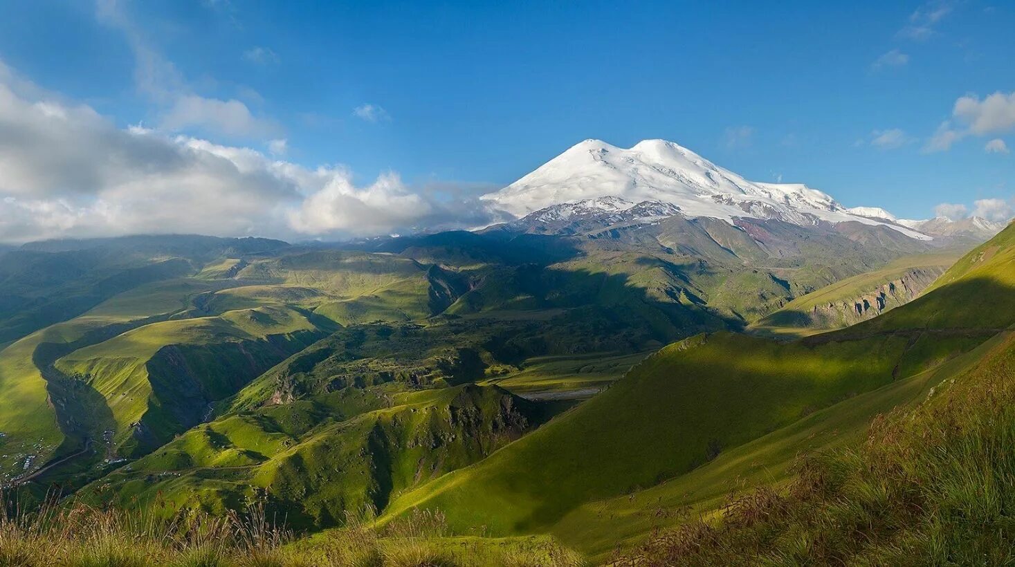 Свет северный кавказ. Гора Эльбрус (Кабардино-Балкария, Карачаево-Черкесия). Горы Кавказа Эльбрус. Горы Эльбрус кавказский хребет. Кисловодск горы Эльбрус.