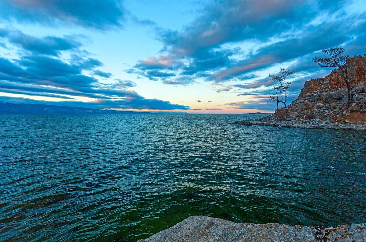 Морской байкал. Байкал Малое море лето. Озеро Байкал Сарма Малое море.