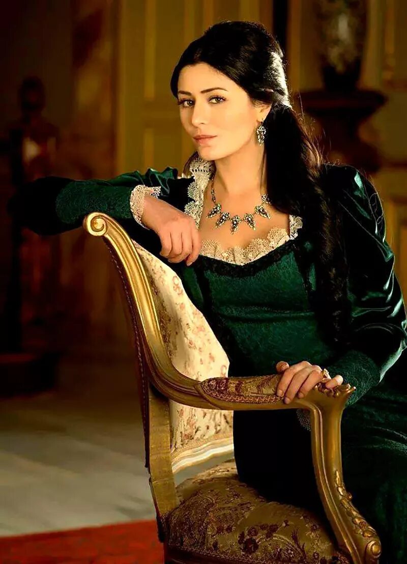 Великолепный век шах хубан. Шах хубан султан актриса. Наряды шах хубан султан. Шах кубан великолепный век. Шах хубан.