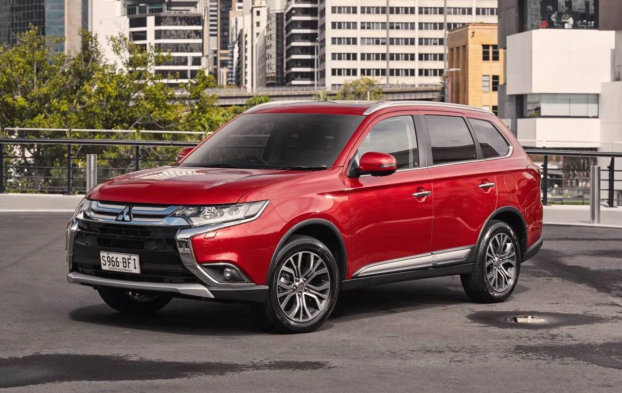 Mitsubishi outlander 2016