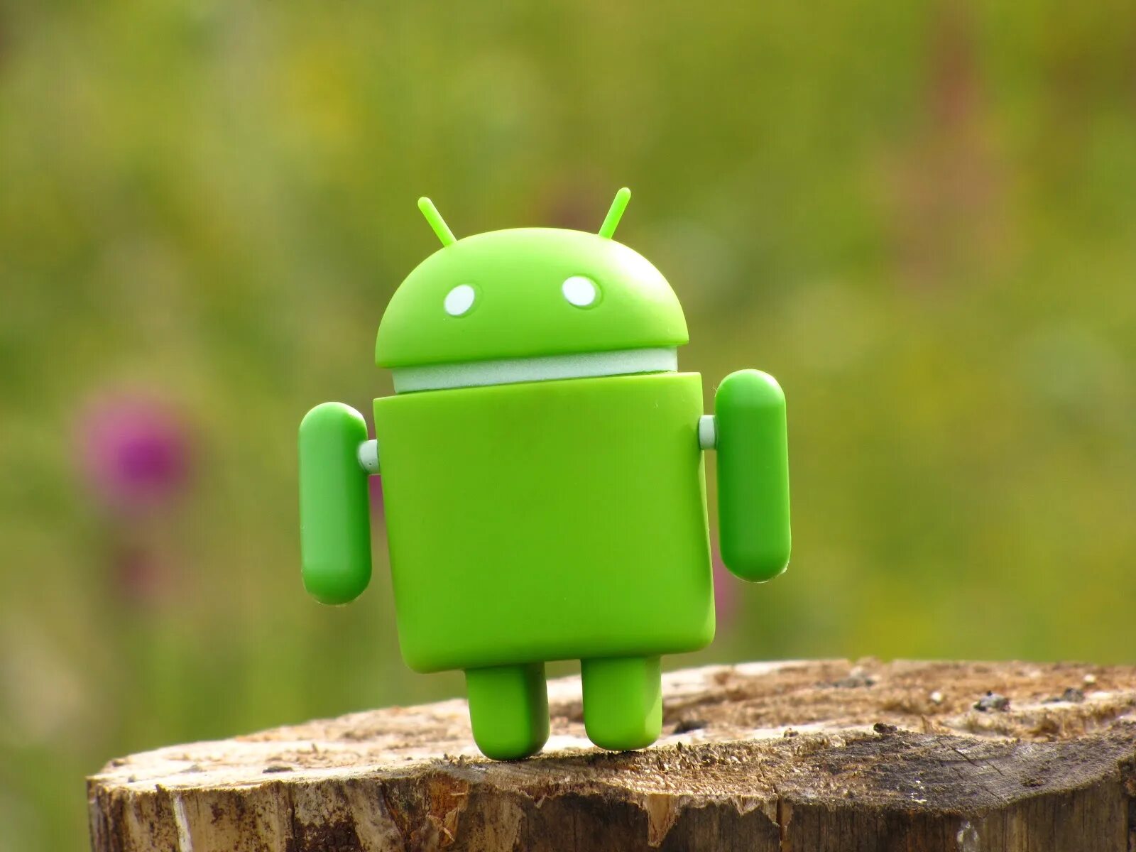 Андроид 2 x. Андроид 2д. два андроида. google android арт. миниатюрный андроид арт.