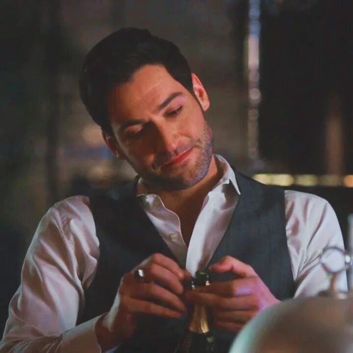 Том эллис актер. Temmide brown. Tom prepare. Том эллис люцифер. Tom prepare.