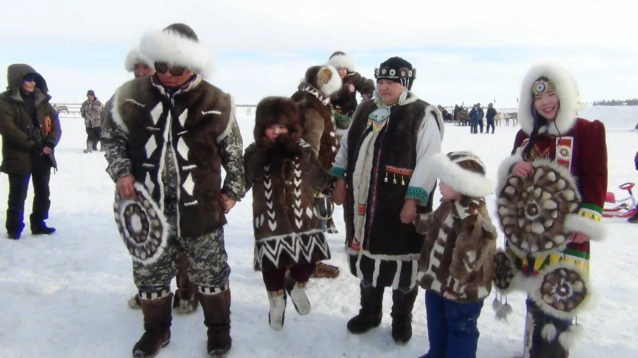 Самый малочисленный народ севера. Саммит малочисленных арктических народов. Якутсы. Название команды народов севера. Флэшмоб на мотивы народов севера.