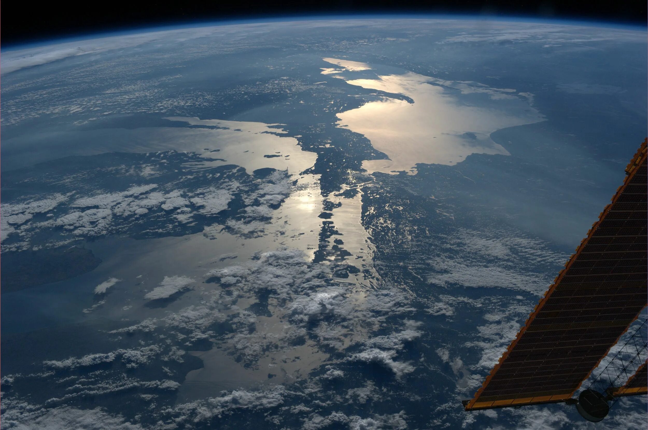 Большие пространство земли. Мичиган с МКС. Фото земли со станции мир. Фото земли с МКС днем. Фото с МКС 1920х1200.