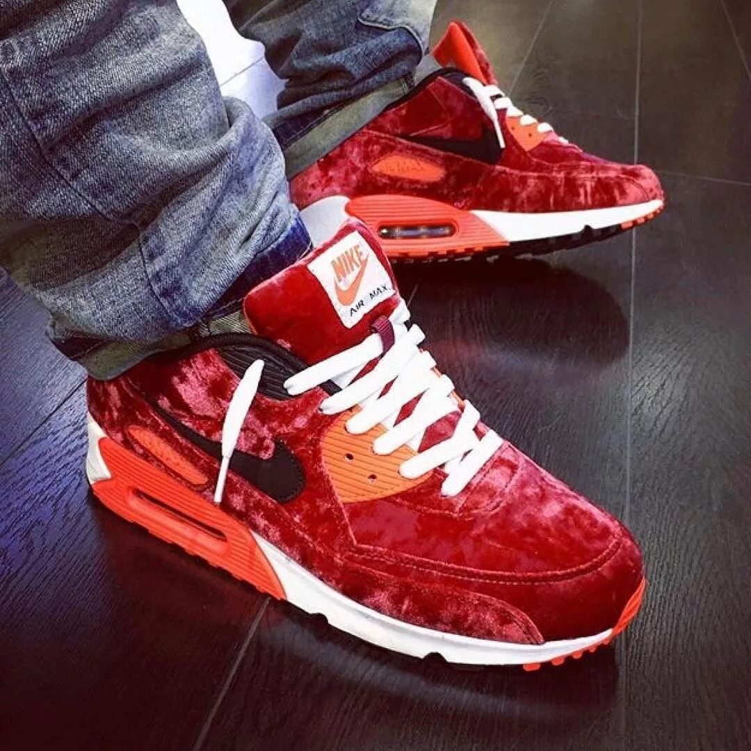 Бархатные найки. Nike Air Max 90 Red. Nike Air Max 90 Anniversary. Nike Air Max Velvet. Nike Air Max бархатные.