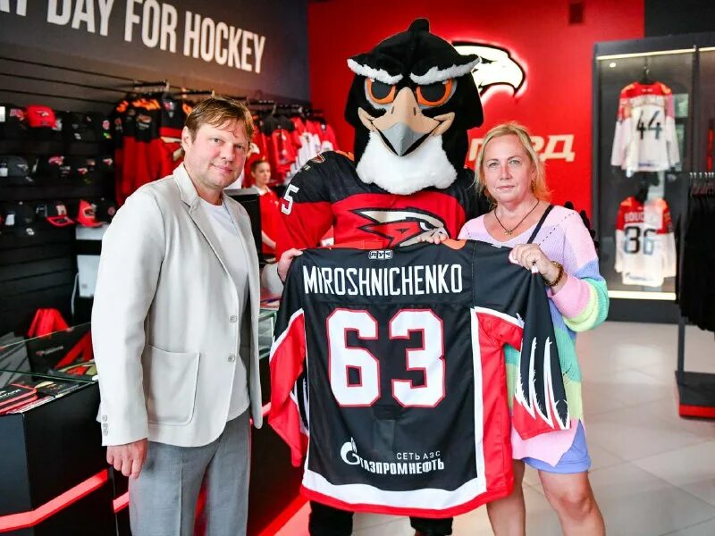 Авангард юбилейный хоккейный свитер. Джерси авангард. Калгари флэймз 2019 форма. Джерси омск. Джерси хоккейные авангард 22/23.