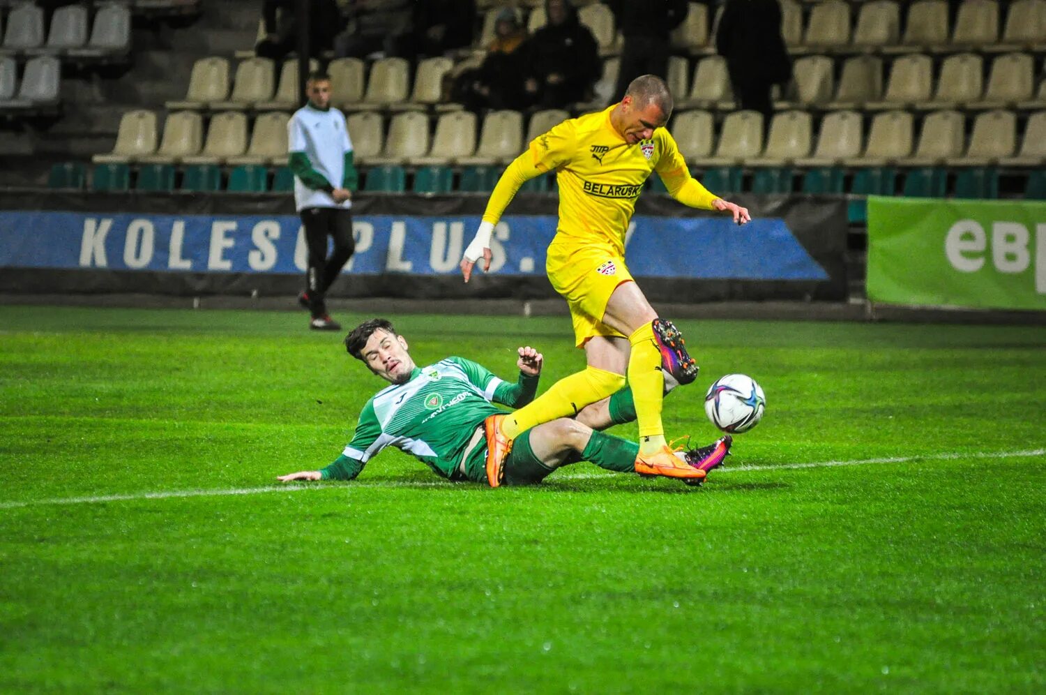 Шахтер солигорск трансляция. Фк шахтер столяров. Раду гынсарь. Батэ шахтер солигорск. Шахтер солигорск трансляция.