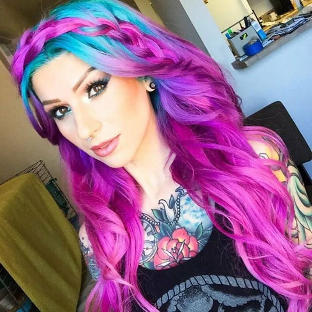 Девочка с цветными волосами. Девочка с цветными волосами. Цветные волосы. Разноцветные волосы для девочек. Разноцветные волосы для девочек.