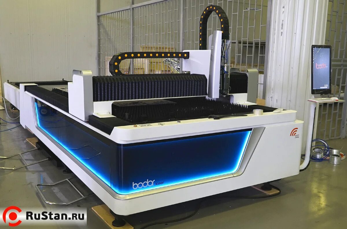 Уф ит ман. Bodor e3015. Станок Bodor Laser. Станок лазерной резки металла Bodor. Лазерный станок Iron Mac 3015b.