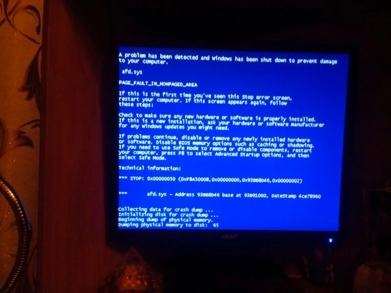 Синий экран. Синий экран на планшете. Синий экран смерти пс4. Ошибка черный экран смерти.