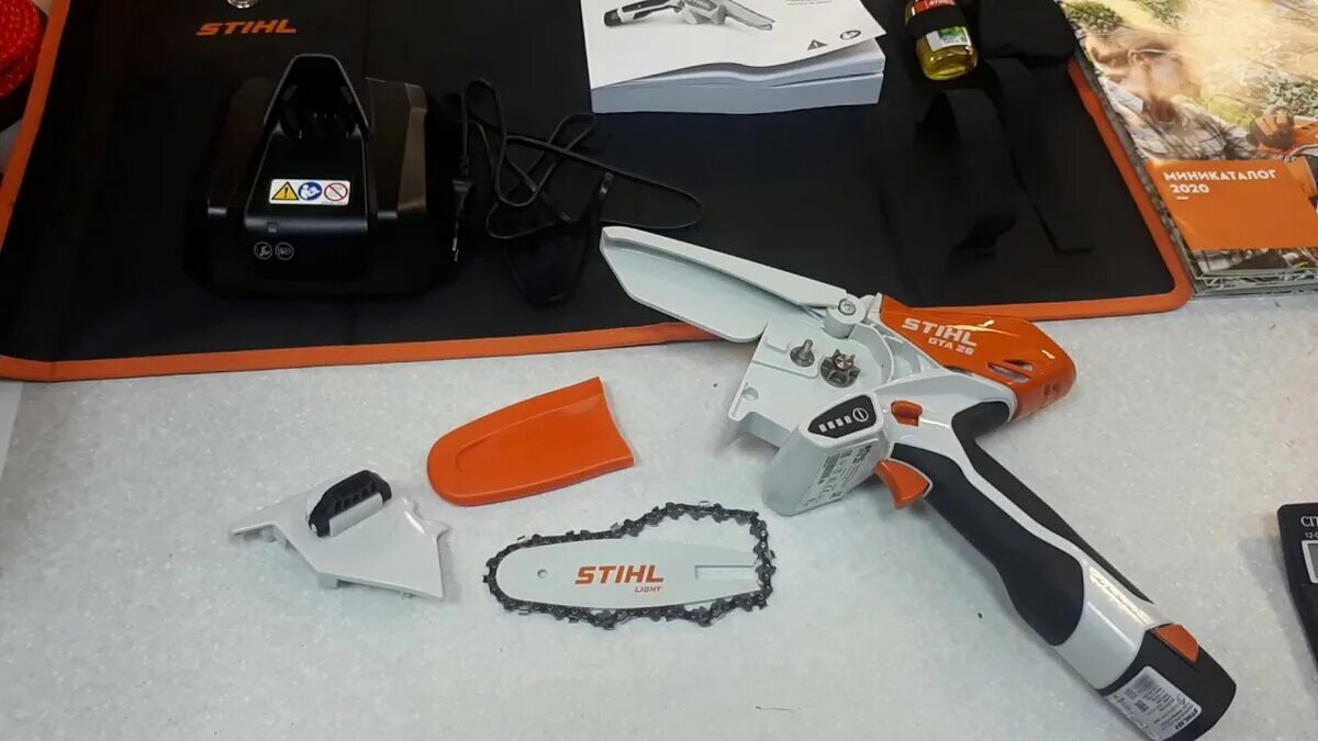 Stihl GTA 26. Сучкорез аккумуляторный Stihl GTA 26. Мини-пила Stihl GTA 26. Аккумуляторный резак штиль GTA 26.