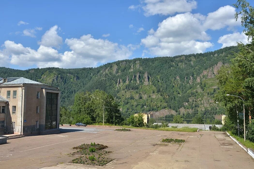 Дивногорский городской красноярского края. Город Дивногорск. Дивногорск въезд в город. Дивногорск климат. Дивногорск Красноярский.