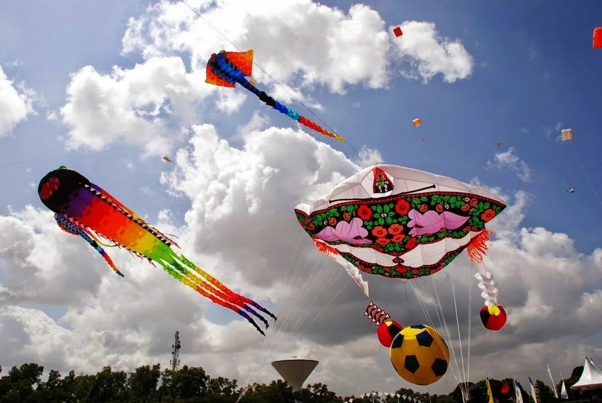 Китайский воздушный. Всемирный день воздушных змеев (World Kite Day). Воздушные змеи. Гигантские воздушные змеи. Красивые воздушные змеи.