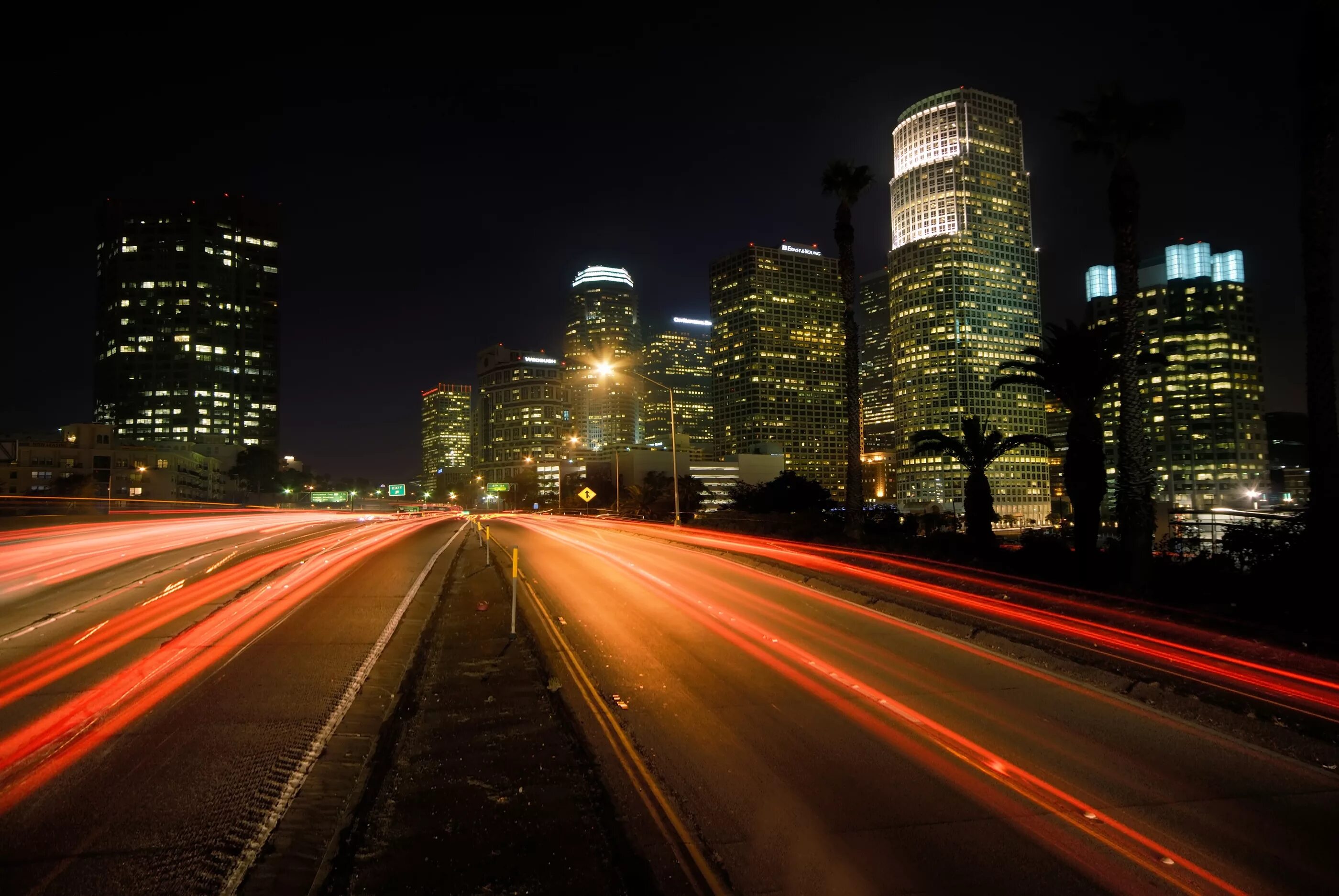 Няша ночью на улице. Ночная дорога. Лос анджелес дорога. Night time lights. Ночная автомагистраль.