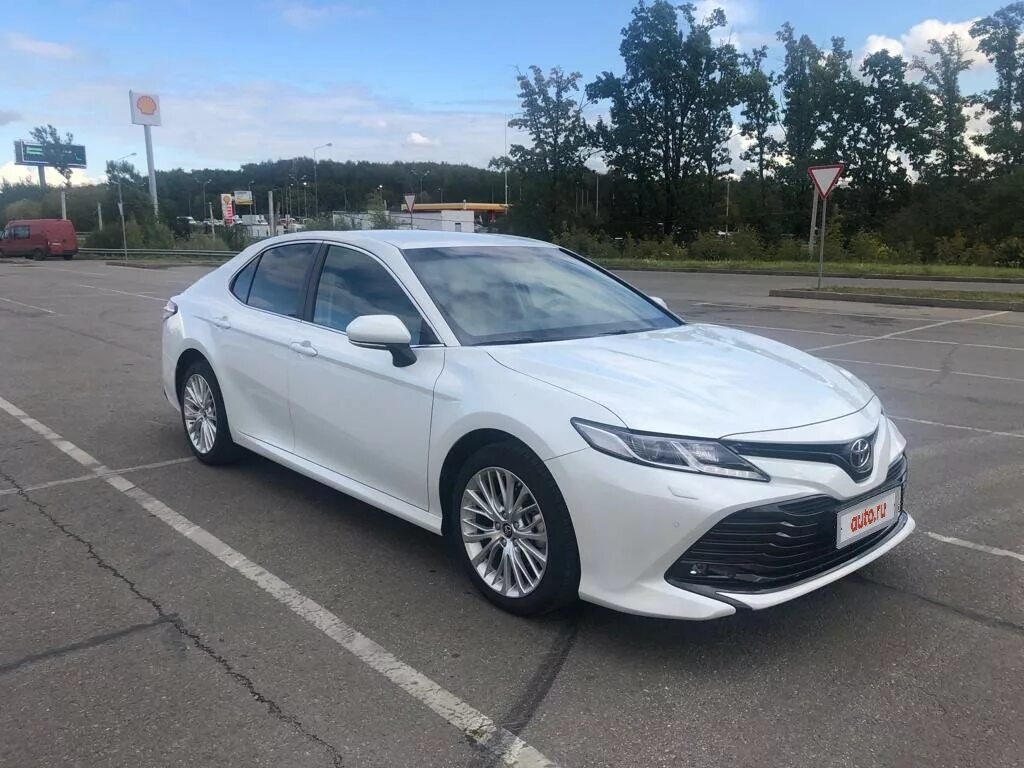 Тойота камри 70 белый перламутр. Toyota camry 2019 белая. Тойота камри 2019 белый перламутр. Тойота белая 2019. Тойота камри 2019 белая.
