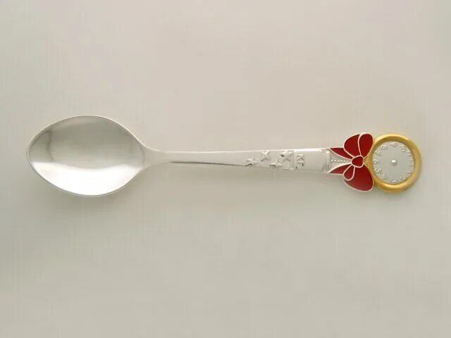 ложка чайная подарочная. гравировка на серебряной ложке на крестины. ложечка в подарок. серебряная ложечка мирослава. ложечка в подарок.