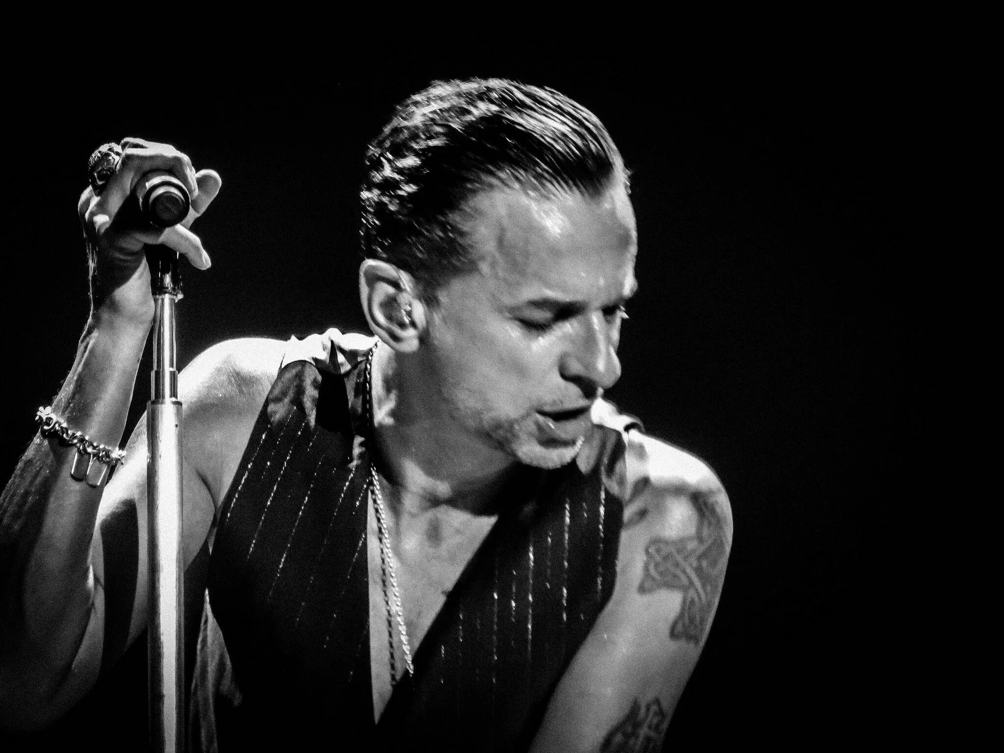 Депеш мод голос. Дэйв гэхан. дэйв гаан 2005. depeche mode dave gahan. солист группы депеш мод.