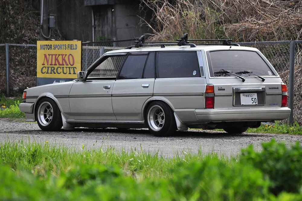 Mark wagon. Toyota Mark 2 x70 Wagon. Mark II x70 универсал.