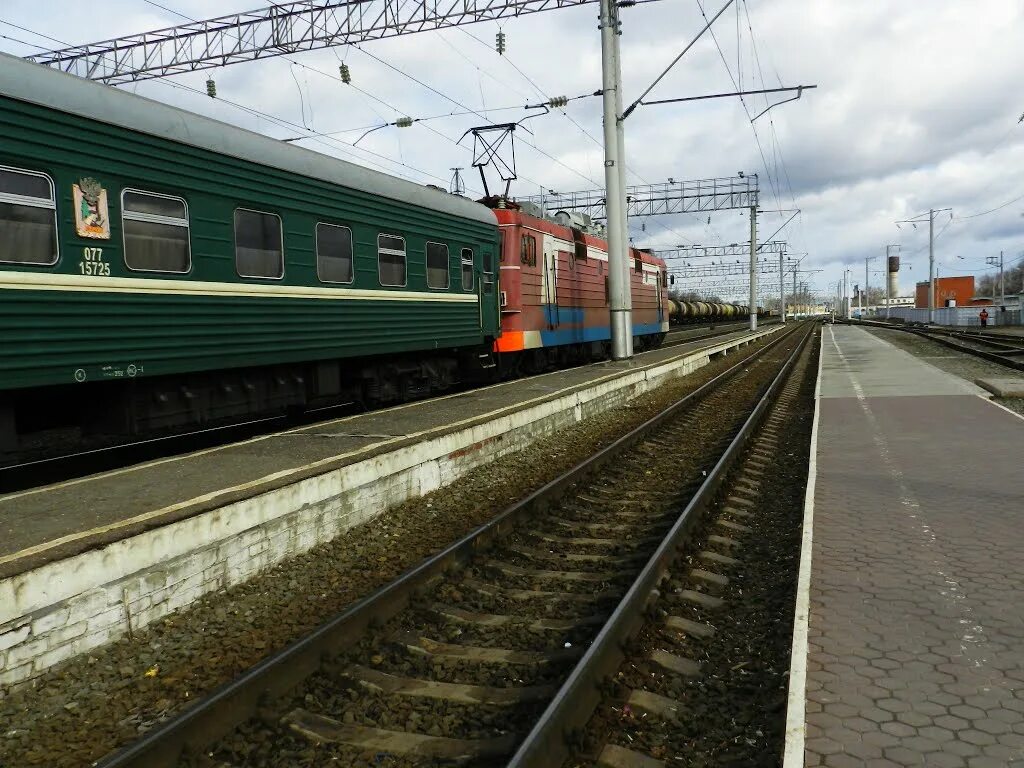 Жд станция котельниково. Жд вокзал котельниково. Станция вышестеблиевская. Поездов города котельниково. Вокзал котельниково волгоградская область.