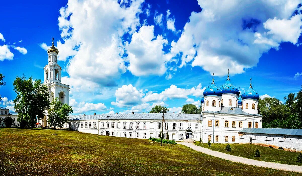 Свято-юрьев мужской монастырь великий новгород. Свято-юрьева монастыря в великом новгороде. Юрьевский монастырь в великом новгороде. Монастыри великого новгорода юрьев монастырь. Свято-юрьев мужской монастырь в великом новгороде.