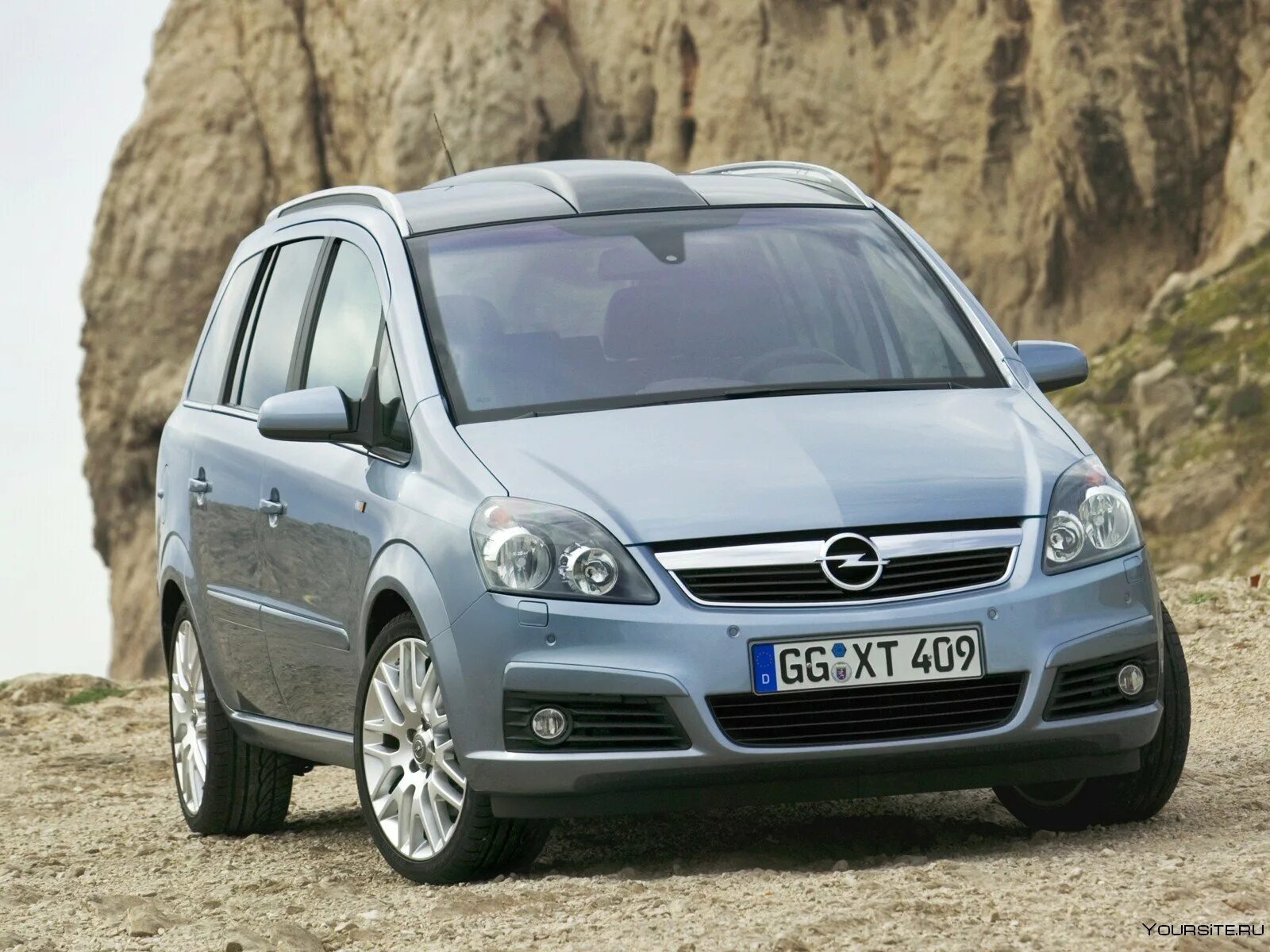 Opel Zafira 2005-2008. Opel Zafira b (2005–2008). Opel Zafira 2005. Опель Зафира 2005.