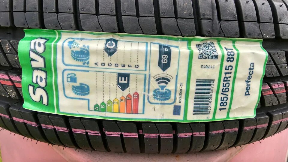 Sava eskimo hp2 225/40r18 92v. Goodyear ultragrip extreme 185/60 r15. Сава эскимо шины. Sava eskimo 185 65 r14 зима. Шины sava intensa uhp 2.
