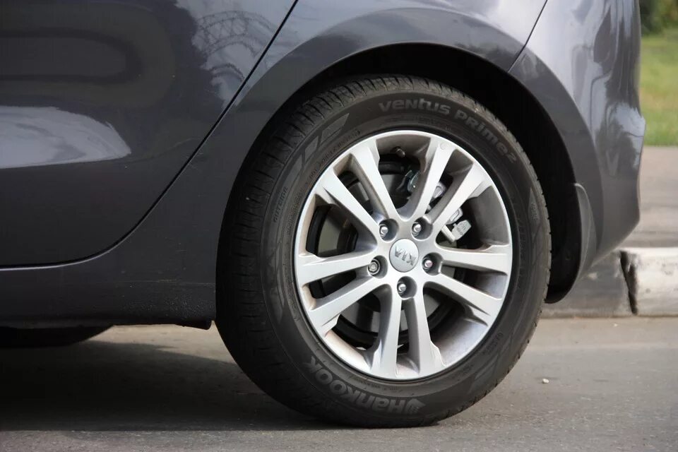 Колеса шины 205 60 16. Шины 205/60 r16 на Kia Ceed. Kia Ceed r17 резина. Колеса 215/60 r16 на Киа СИД. Колеса 205 65 15 на Kia Ceed.