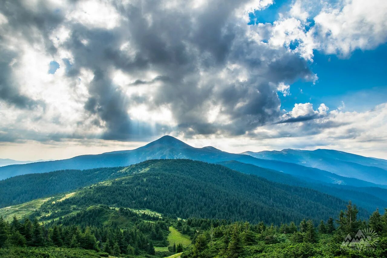 Говерла карпаты высота. Гора говерла в карпатах. Украина. Молдова горы карпатские. Говерла карпаты высота.