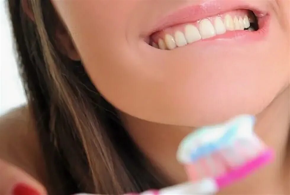 Чувствую зубы. Красивые зубы клубника. Зуб реагирует на холодное. Чувствительность зубов к горячему и холодному. Чувствую зубы.