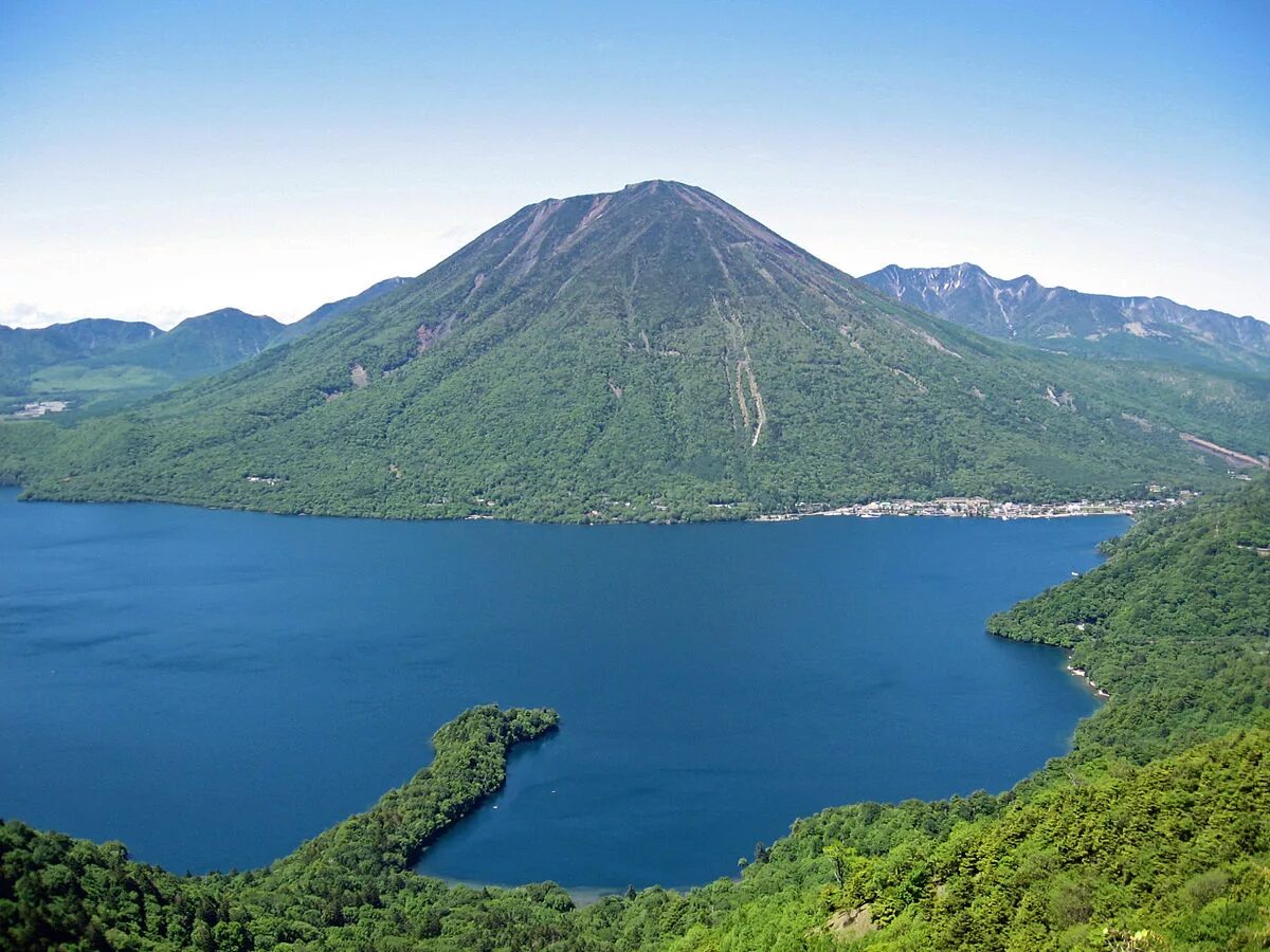 Тюдзэндзи. Крупные реки и озера японии. Никко япония озеро. Гора нантай япония. Вулкан нантай.