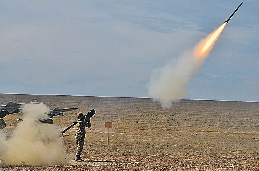 Ракетный комплекс сша земля воздух. Огнеметная система торнадо. Взрыв ядерного оружия. Выстрел пули. Выстрел земли.