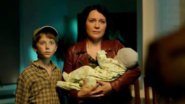 Подкидыш на каком канале. Подкидыши 2 сезон 1 серия. подкидыш сериал 1 серия. подкидыши сериал:надежда. подкидыш сериал 2.