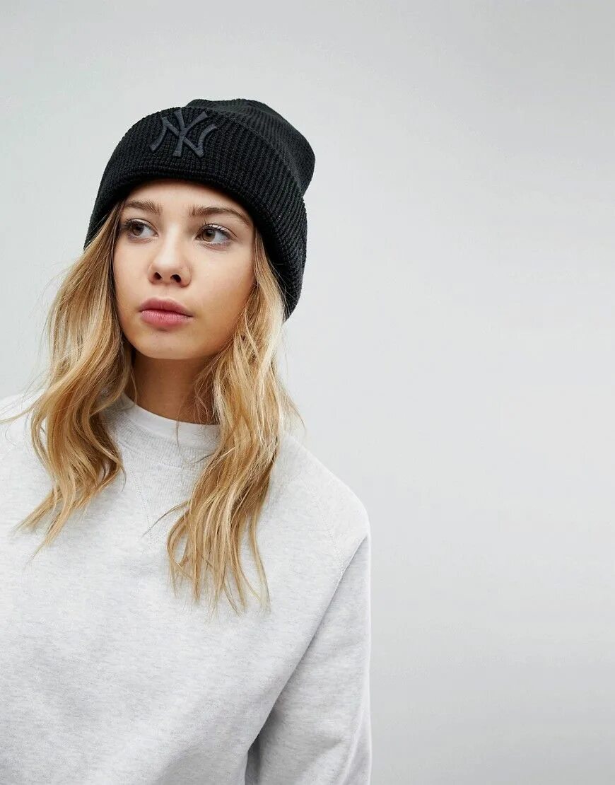 Новая шапка бини. Шапка new era new york. шапка бини new era. шапка beanie new era. new era ny шапка белая.