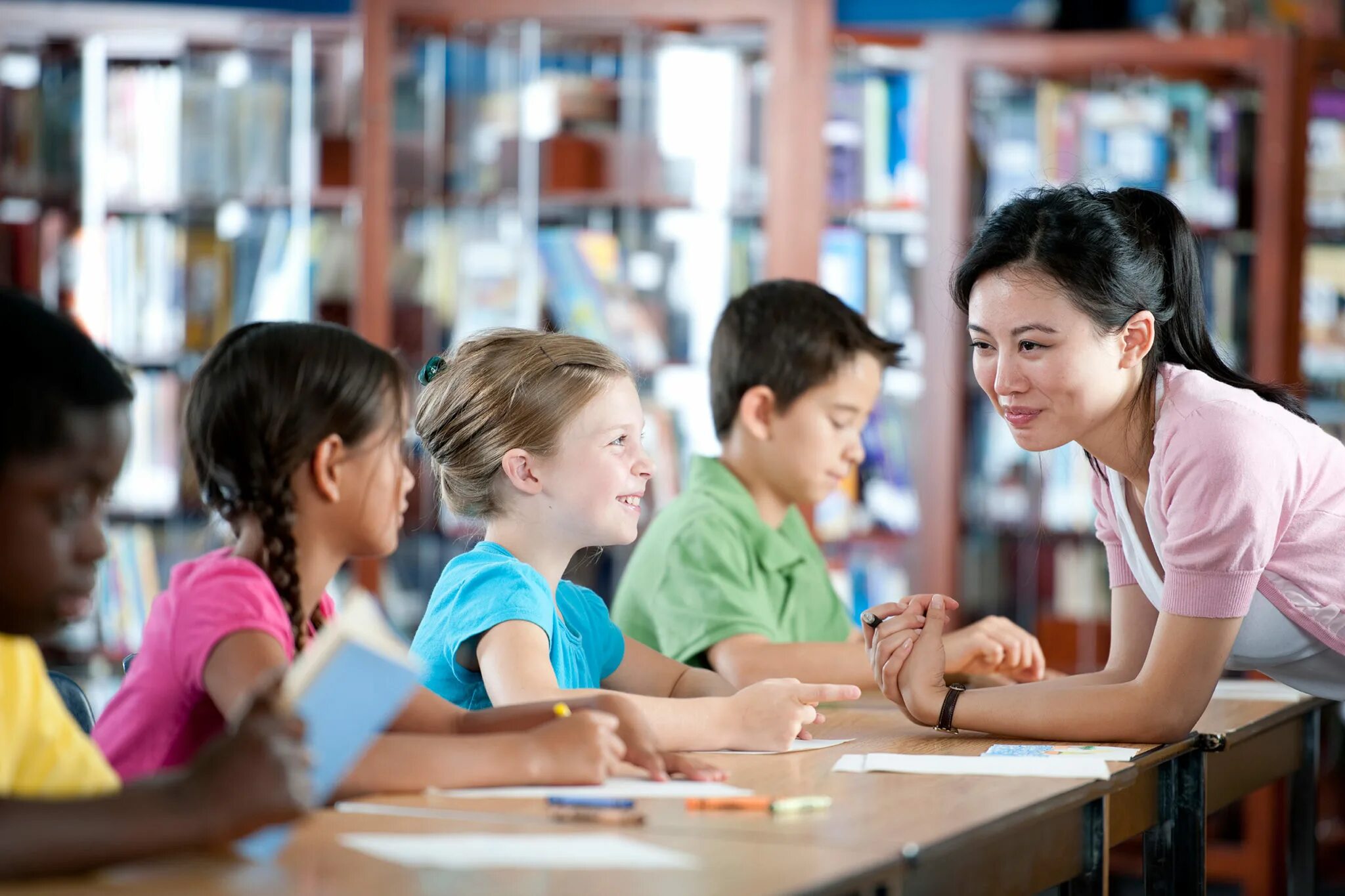 The are good pupils. Учитель и дети. Дошкольное образование. Teacher and pupil. Английский для secondary School Learners.