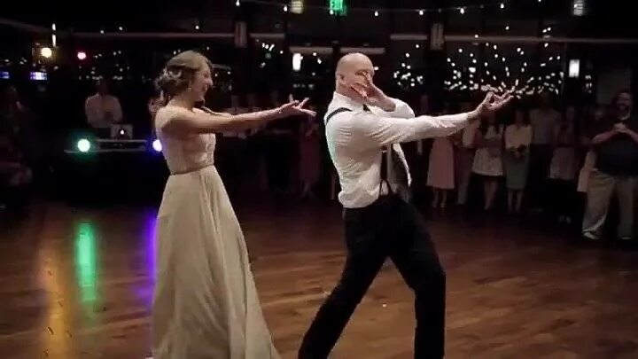 Папа невесты на свадьбе. Песня для танца с папой на свадьбе. Первый танец папы и дочери. Дочери танца. Свадьба дочки фадзаева арсена.