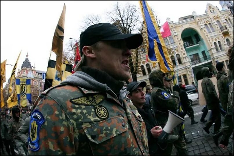 Нацики и бандеровцы на Украине. Украинские фашисты. Украинцы нацисты. Западная Украина нацисты. Украинцы безумны