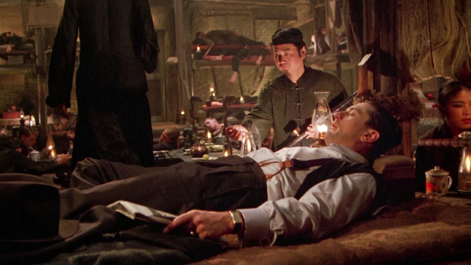 роберт де ниро однажды в америке. однажды в америке перевод. роберт де ниро однажды в америке. однажды в америке перевод. однажды в америке фильм 1984.