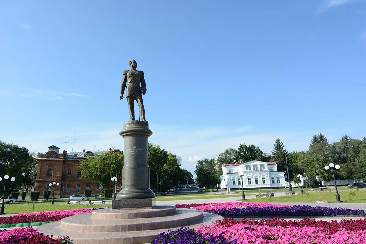 Памятник пограничнику с собакой в благовещенске. Памятник муравьеву амурскому благовещенск. Муравьеву-амурскому. Памятники благовещенска амурской. Памятник казакам первопроходцам благовещенск.