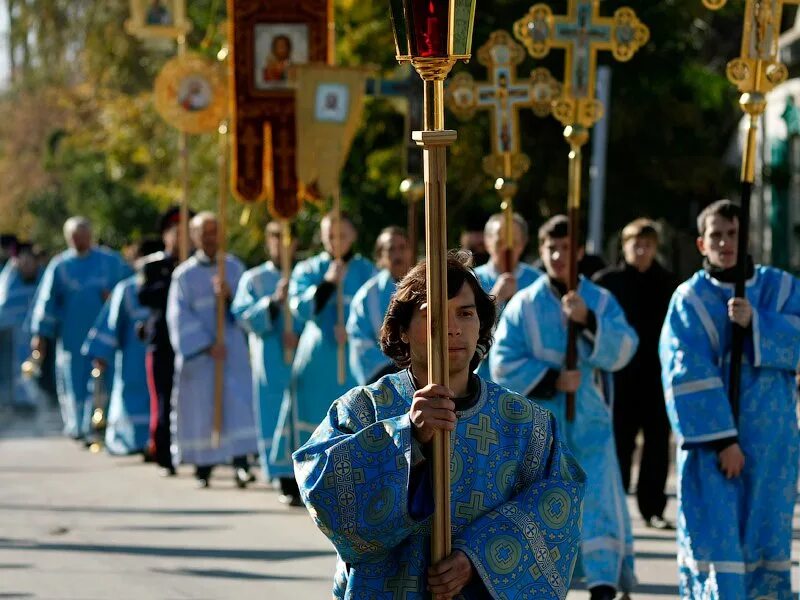 Сонник крестный. Крестный ход Саратов. Крестный ход в 2011 в Ленинске Кузнецке Покров Пресвятой Богородицы. Покров Пресвятой Богородицы в Энгельсе крестный ход. Крестный ход Энгельс на Покров 2018.