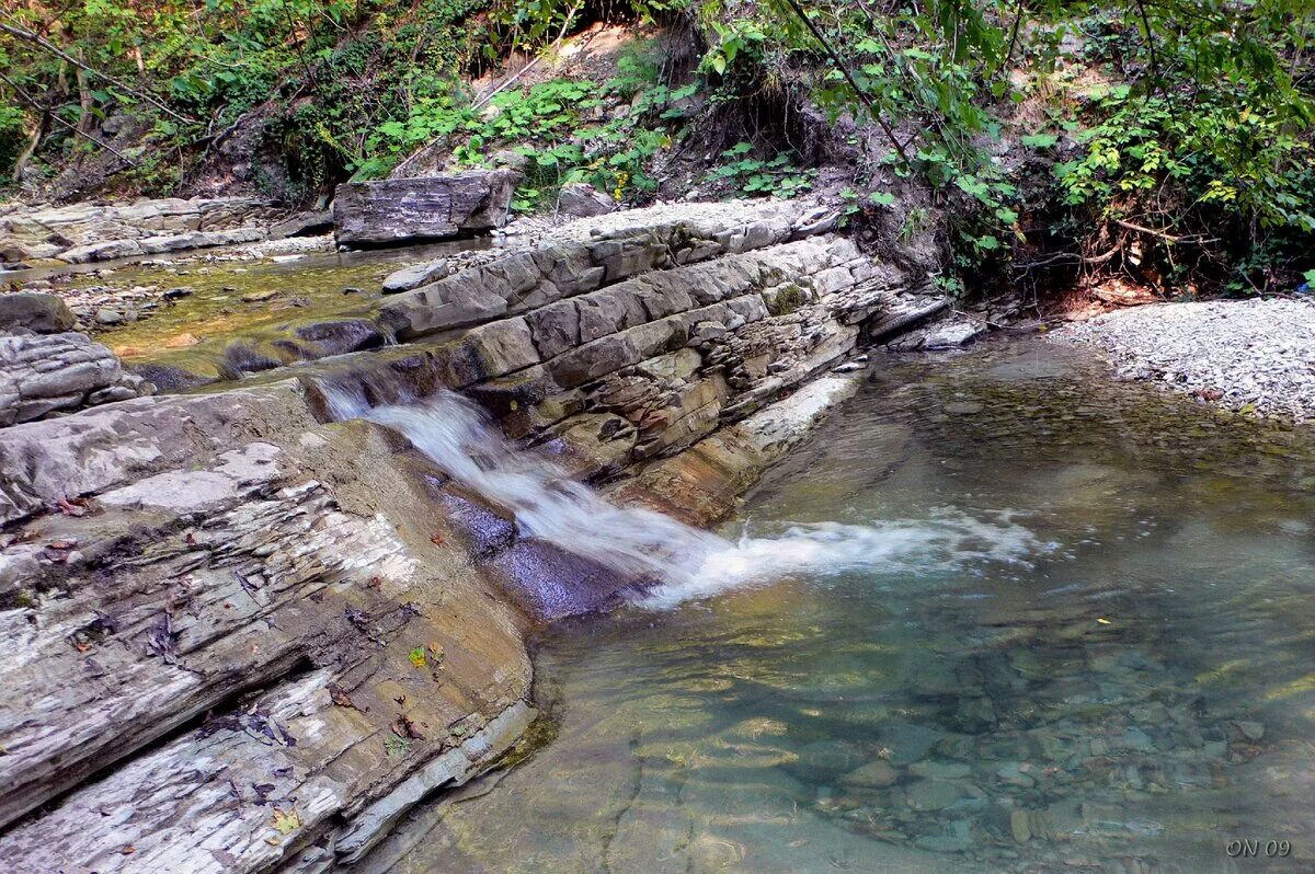 Озеро в пшаде горное. Пшада горлянов ручей. Брод. Погода пшада на 14 дней краснодарский. Скала соколова пшада.