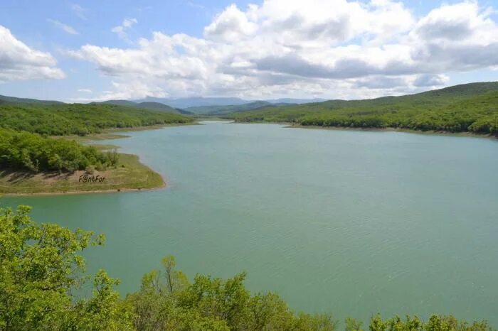 Партизанском водохранилище. Партизанское водохранилище Крым. Партизанское водохранилище Симферопольский район. Партизанское водохранилище Бахчисарайский. Партизанское водохранилище Крым рыбалка.