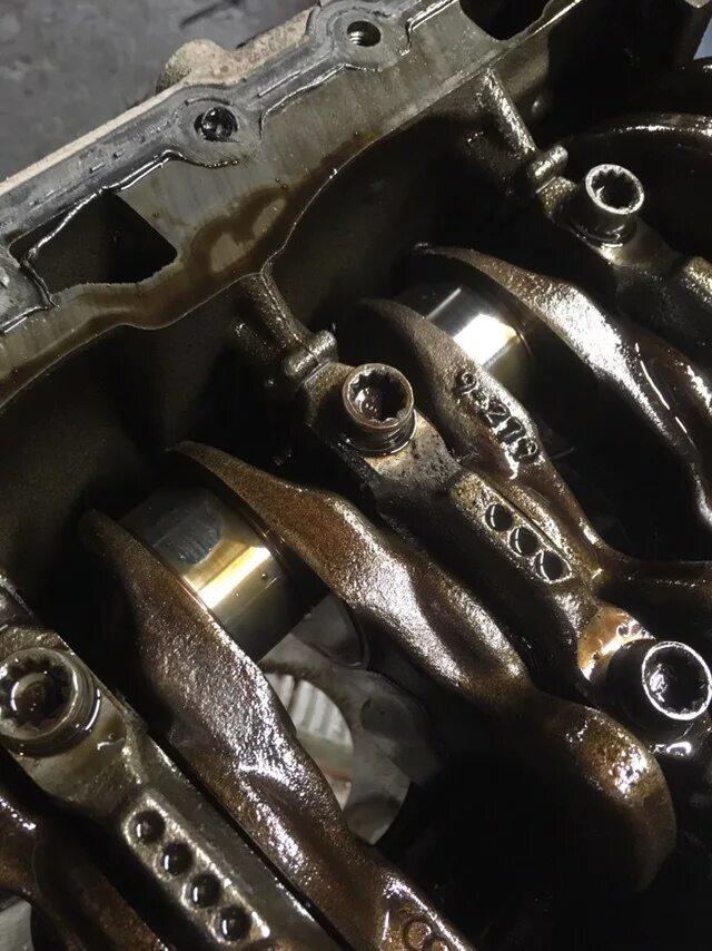 Масло в двигатель 2.0 tfsi. Масло tfsi 2 0 audi. седла 3.0 tfsi. ауди q5 2.0 tfsi 211 сборка гбц. bwa 2.0 tfsi оторвало шатун.