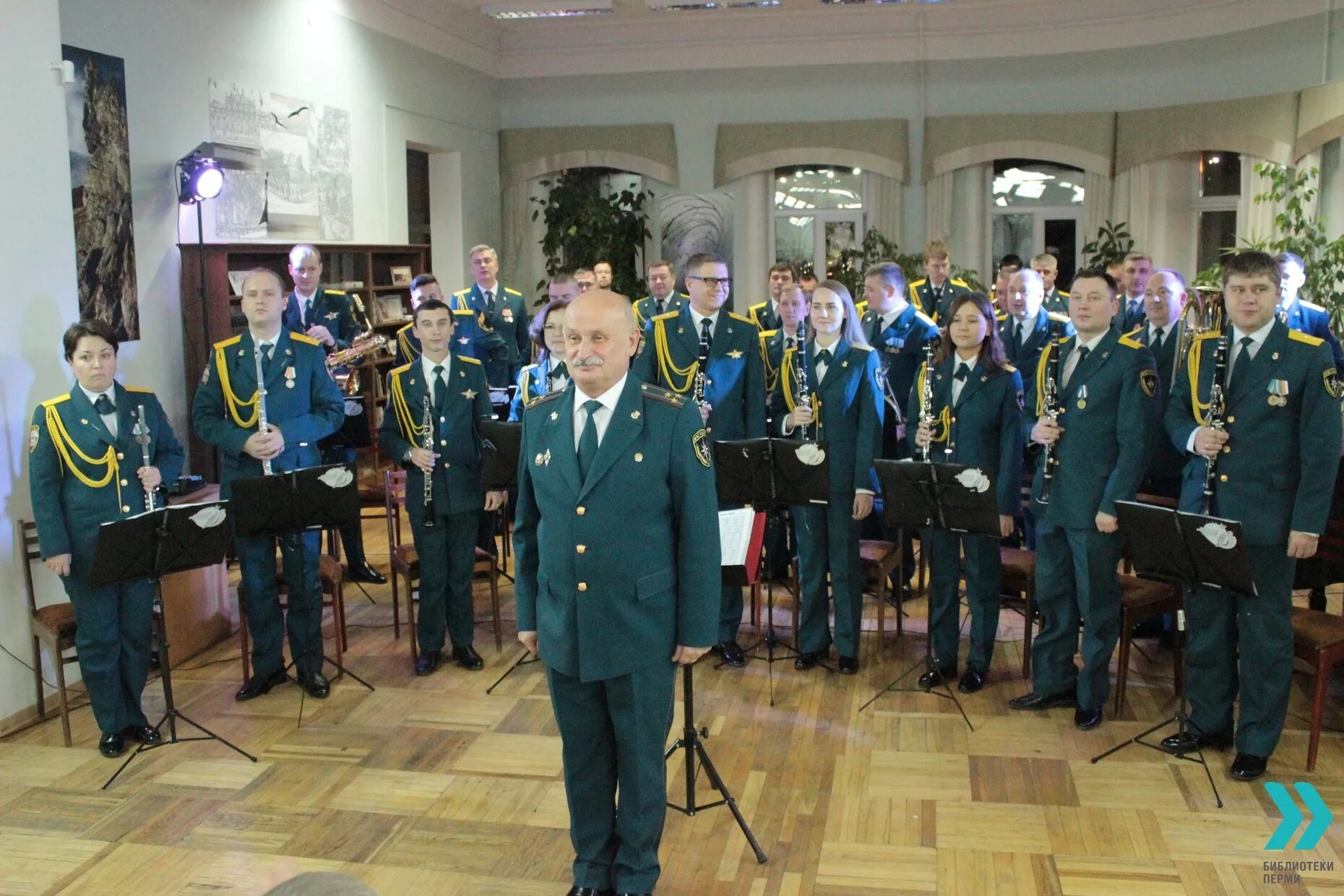 выступление пермского губернского оркестра. квартет смерти. военный оркестр дзержинск. дирижер пермский губернский оркестр. пермь оркестр.