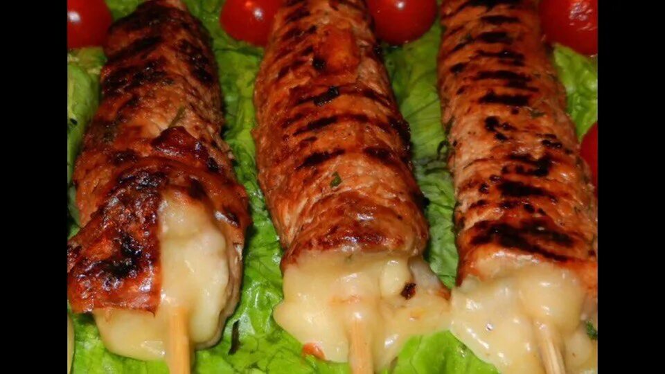 Шашлык из сыра. Сырный шашлык. шашлык с сыром. шашлык сыром внутри. шашлычки из сыра.