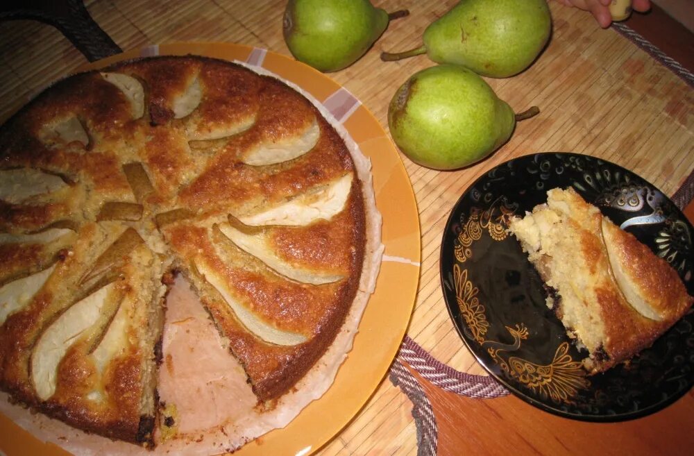 Пирог из груш рецепты с фото. Фермерский пирог с грушей и сливочным сыром рецепт. Выпечка с грушей. Пирог из груш рецепты с фото. Грушевый пирог.
