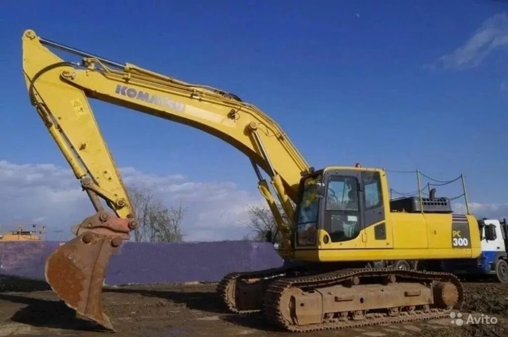 Комацу рс 300. Экскаватор гусеничный Komatsu рс300-8м0. Экскаватор гусеничный Komatsu рс300-8. Экскаватор Комацу 300.