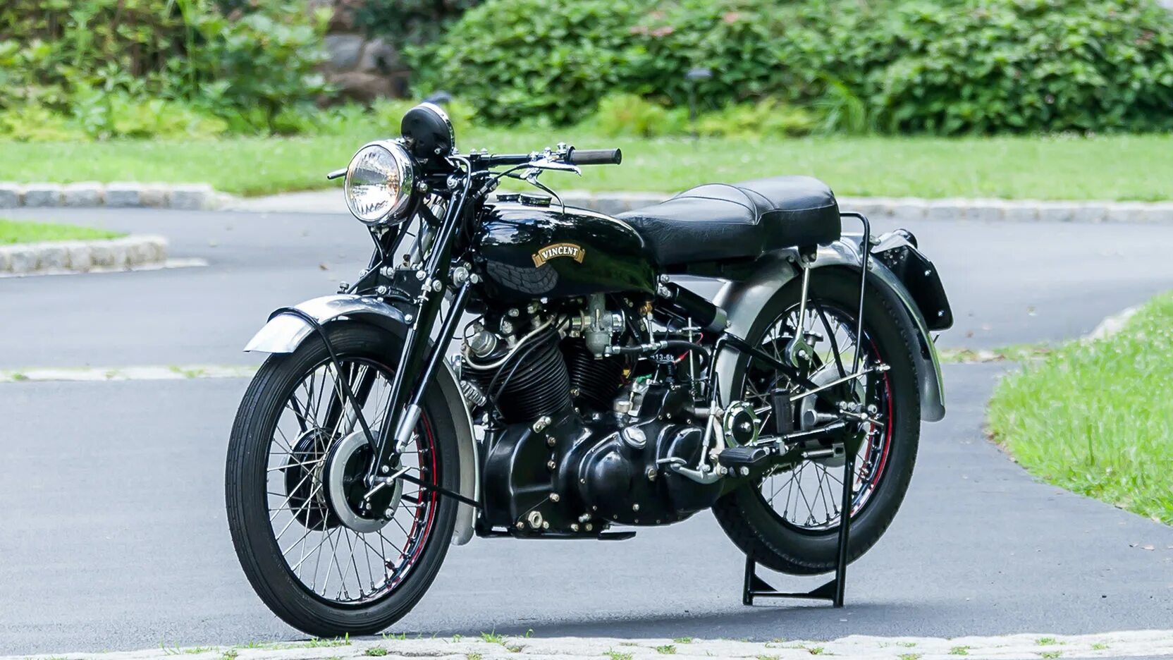 Vincent black lightning 1951. Блэк шедоу мотоцикл. Vincent black. Самые длинные +"серийные" мотоциклы. Мотоцикл vincent black shadow.