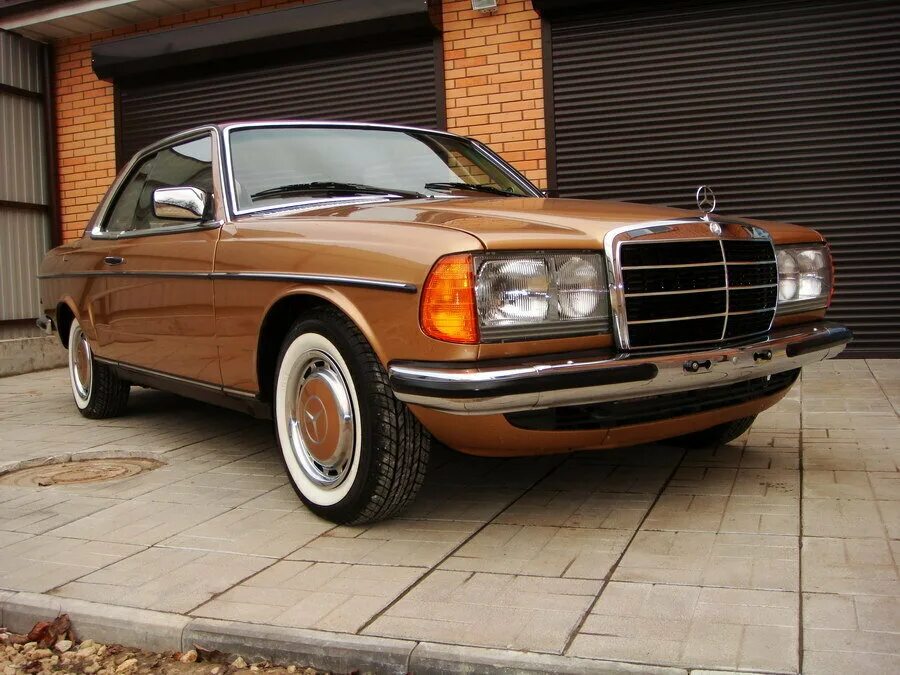 Купить старый мерседес. Mercedes-Benz w123. Мерседес Бенц w123. Mercedes-Benz w123 230. Мерседес Бенц 123 кузов.